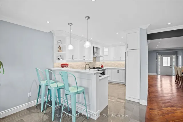 Additional image 10 of 7 Tait Crt