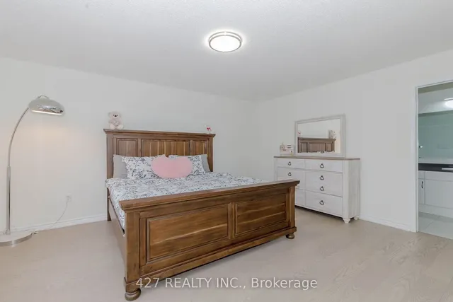 Additional image 29 of 20 Dolucci Cres