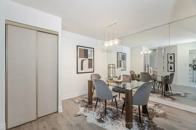 Additional image 9 of 30 Greenfield Ave Unit 1716