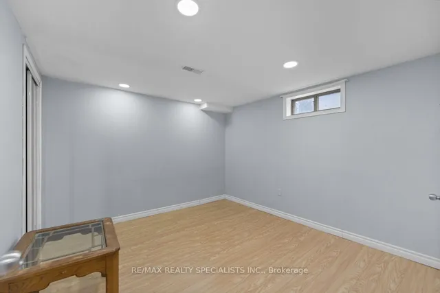 Additional image 20 of 14 Fontaine Crt