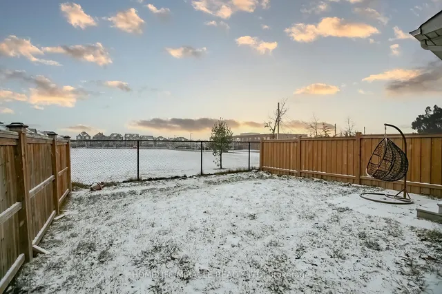 Additional image 38 of 31 Saint Dennis Rd