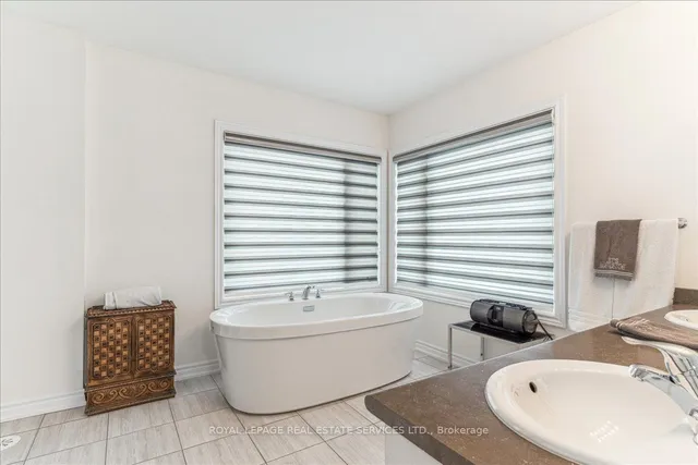 Additional image 21 of 389 The Westway Unit TH 7