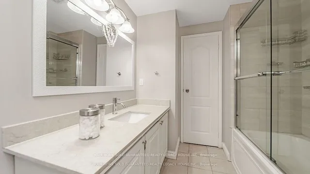 Additional image 24 of 60 Roehampton Cres