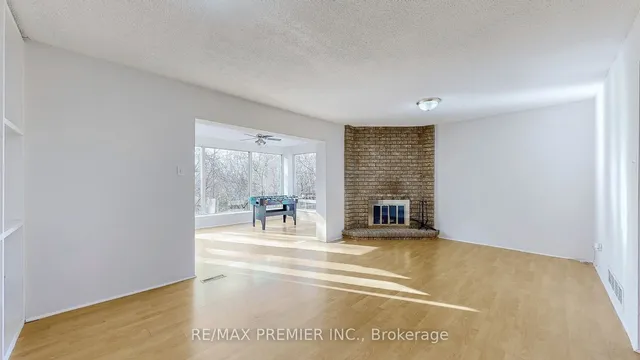 Additional image 24 of 105 Fairglen Ave