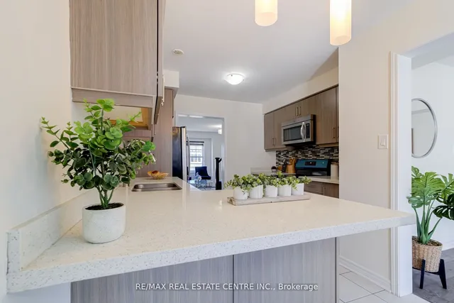 Additional image 16 of 4 Metro Cres