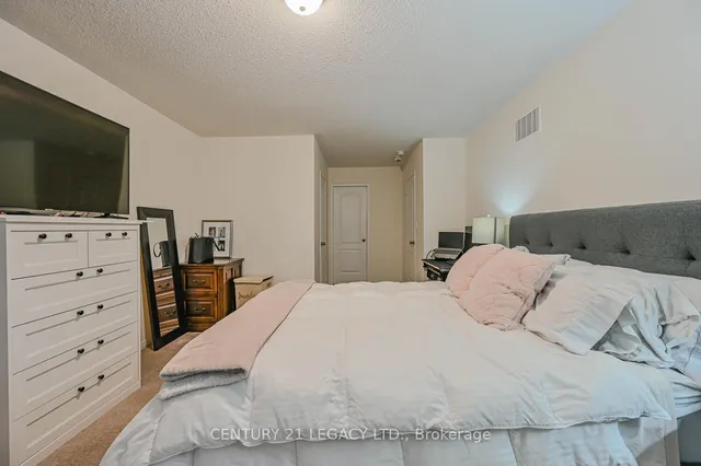 Additional image 33 of 67 Zelda Rd