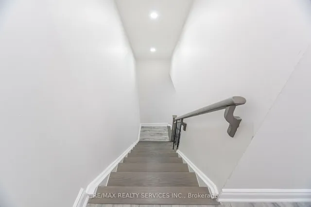 Additional image 17 of 41 Town House Cres