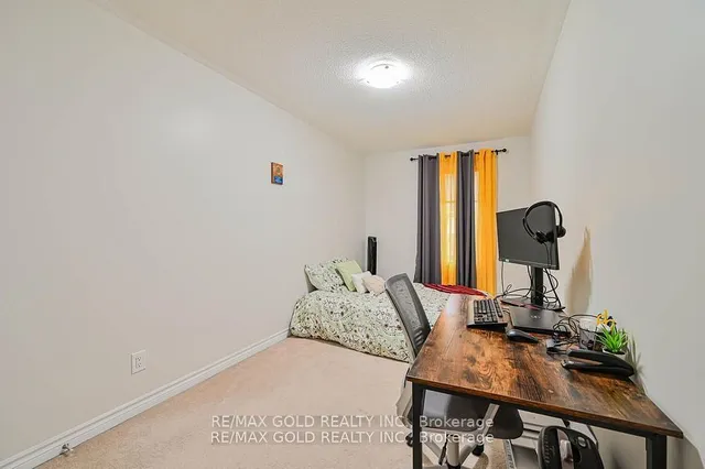 Additional image 33 of 31 Bergamont Rd