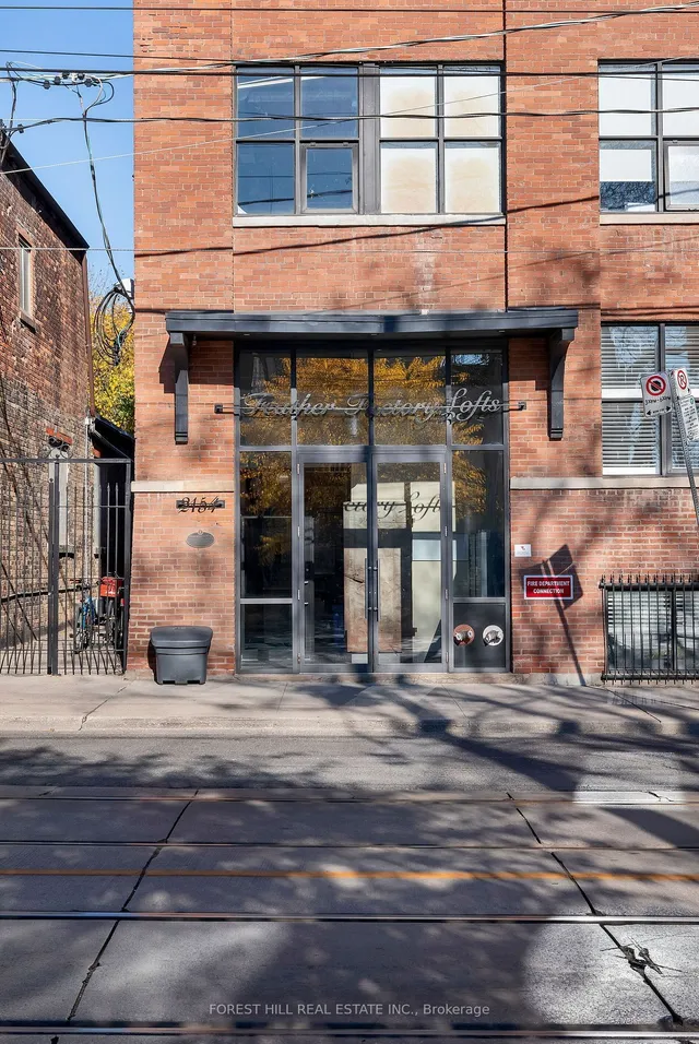 Additional image 2 of 2154 Dundas St Unit 105