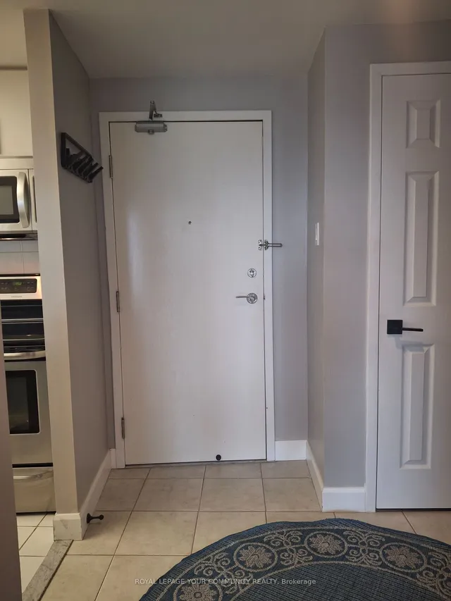 Additional image 16 of 77 Harbour Sq Unit 809