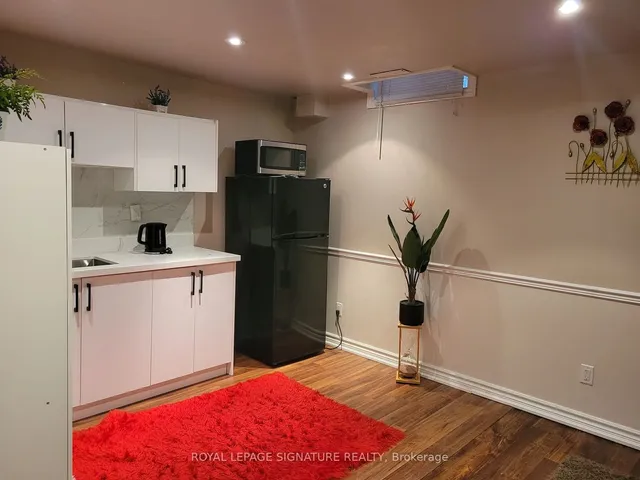 Additional image 20 of 35 Lawndale Cres