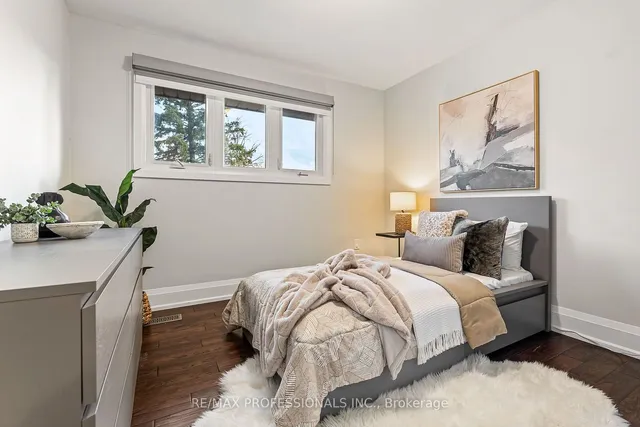 Additional image 23 of 4250 Bloor St