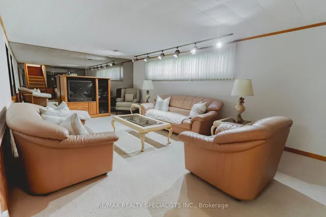 Additional image 31 of 2 Allonsius Dr