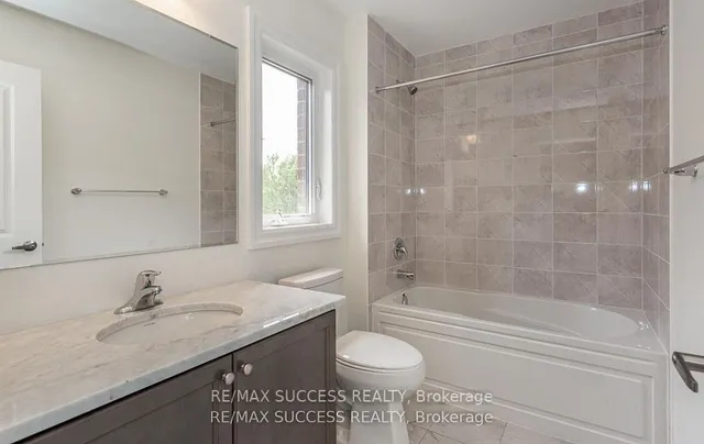 Additional image 18 of 588 Queen Mary Dr