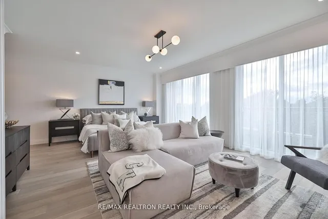 Additional image 34 of 285 Avenue Rd Unit 502