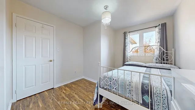 Additional image 29 of 66 Vintage Gate