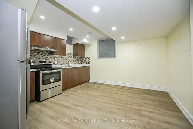 Additional image 28 of 31 Saint Dennis Rd