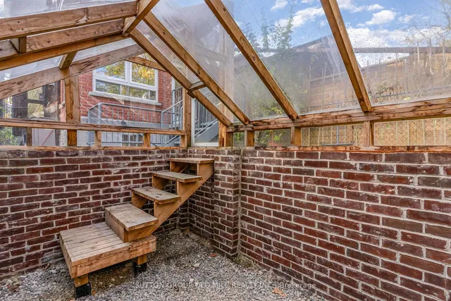 Additional image 37 of 347 Gladstone Ave