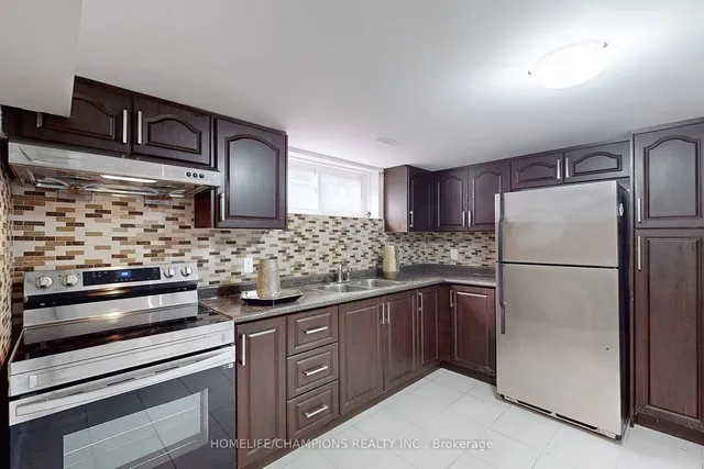 Additional image 31 of 896 Kennedy Rd