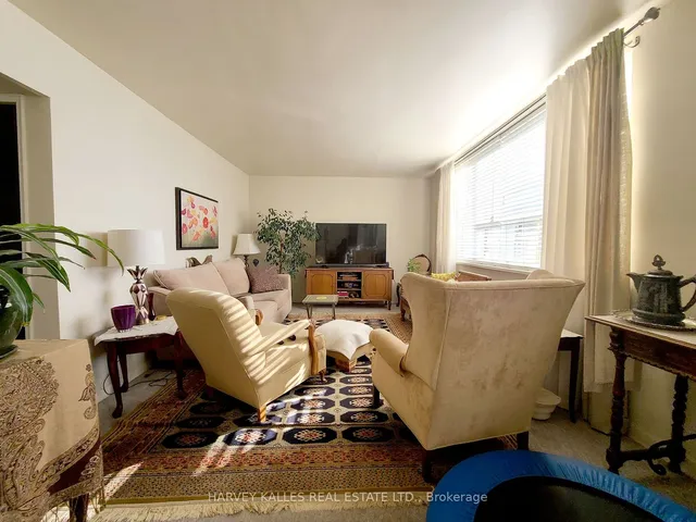 Additional image 8 of 2412 Queen St