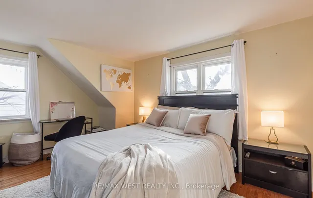 Additional image 19 of 66 McMurchy Ave