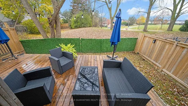 Additional image 36 of 60 Roehampton Cres