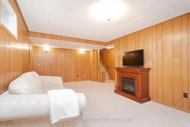 Additional image 31 of 34 Dearbourne Blvd
