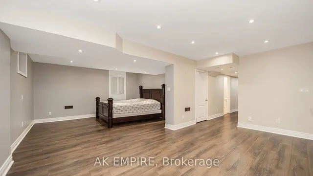 Additional image 34 of 67 Saint Hubert Dr