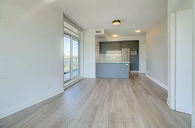 Additional image 17 of 36 Park Lawn Rd Unit 305