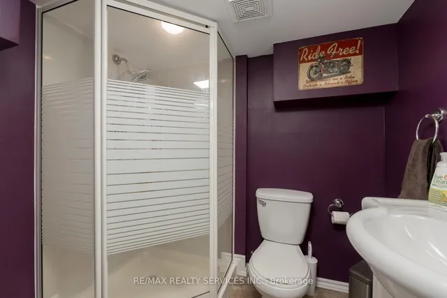 Additional image 29 of 111 Denison Ave