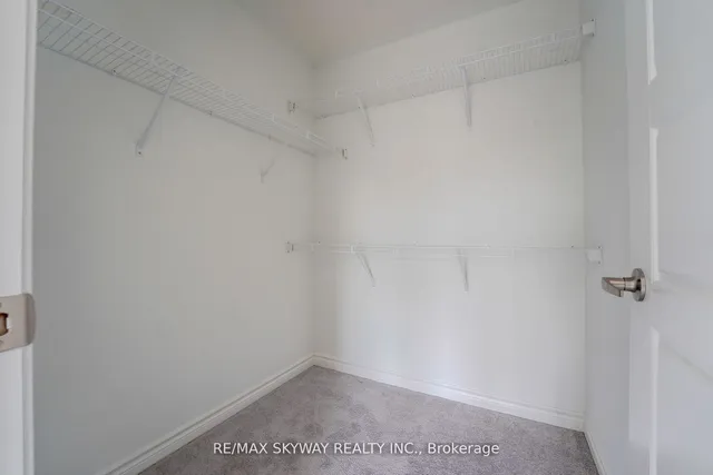 Additional image 39 of 4 Plume St