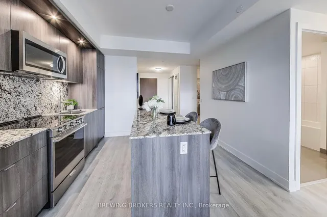 Additional image 17 of 20 Inn On The Park Dr Unit 933