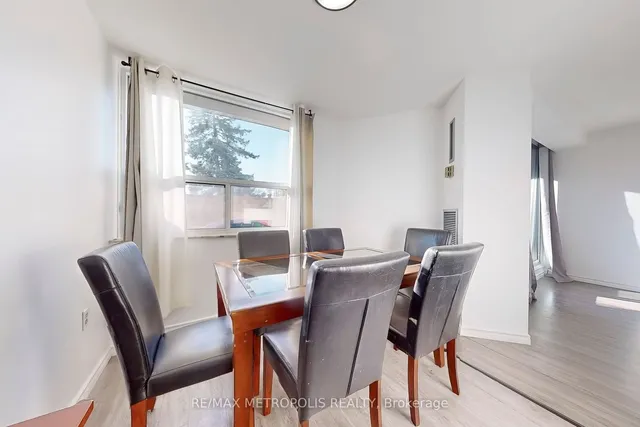 Additional image 8 of 4060 Lawrence Ave Unit 106