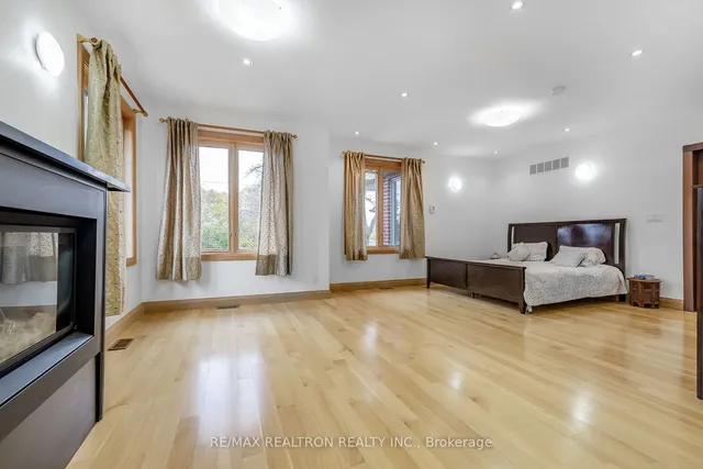 Additional image 15 of 98 Burbank Dr