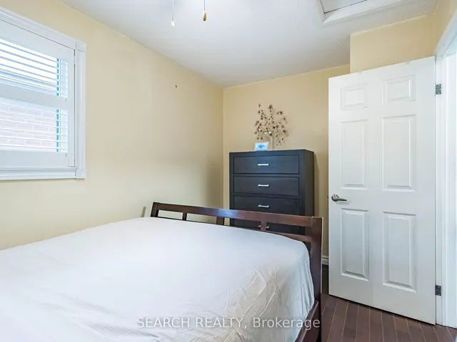 Additional image 20 of 194 Simmons Blvd