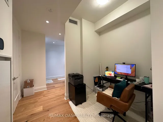 Additional image 8 of 151 Avenue Rd Unit 1002