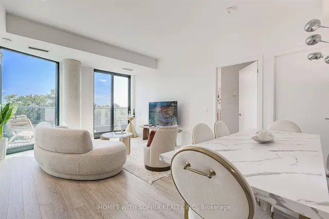 Additional image 6 of 250 Lawrence Ave Unit 607