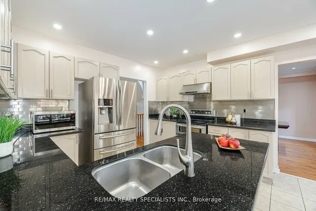 Additional image 9 of 36 Dunvegan Cres