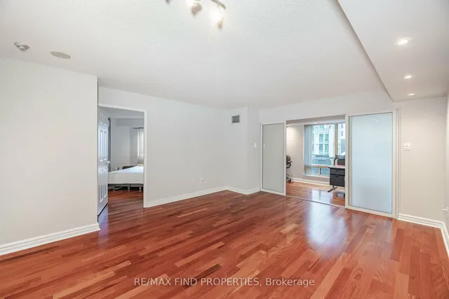 Additional image 13 of 33 University Ave Unit 1501