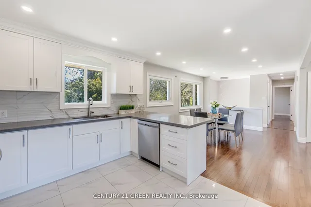 Additional image 15 of 55 Regency Sq