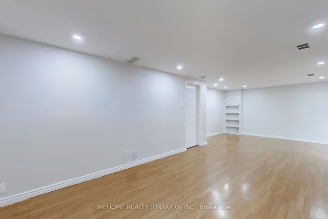 Additional image 31 of 38 Cartier Cres