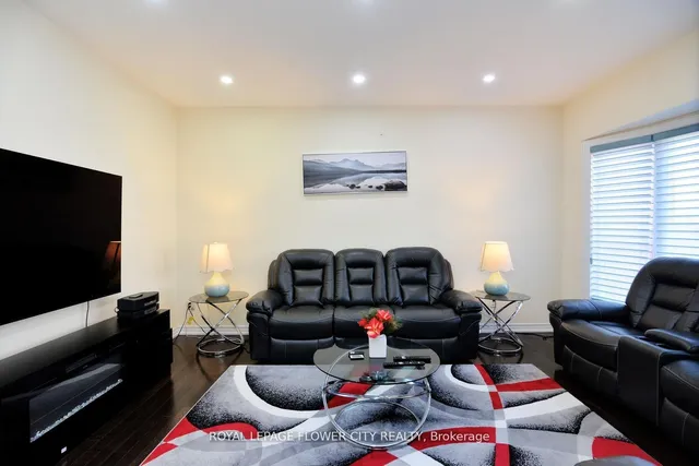 Additional image 17 of 13 Templar St