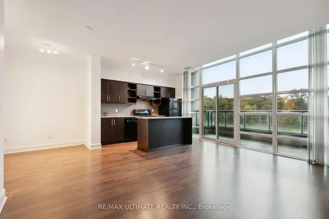 Additional image 8 of 35 Brian Peck Cres Unit 102