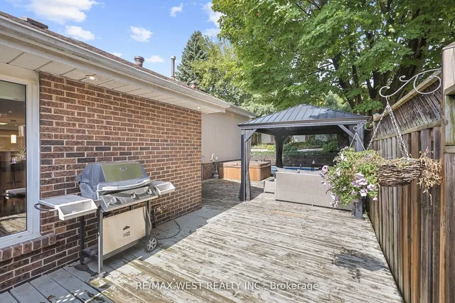 Additional image 26 of 34 Lorraine Cres