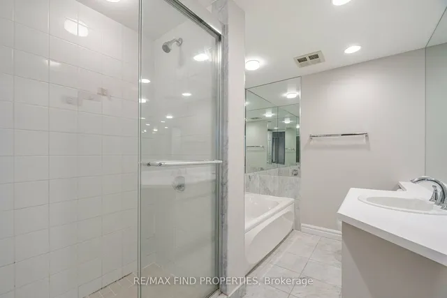 Additional image 20 of 33 University Ave Unit 1501