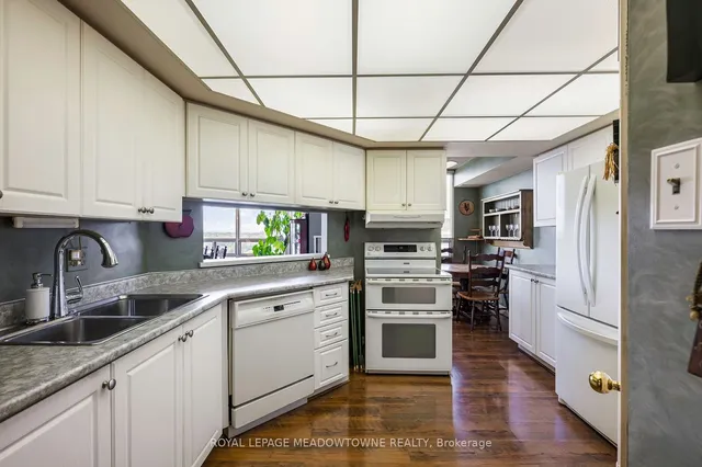 Additional image 10 of 320 Mill St Unit 1109