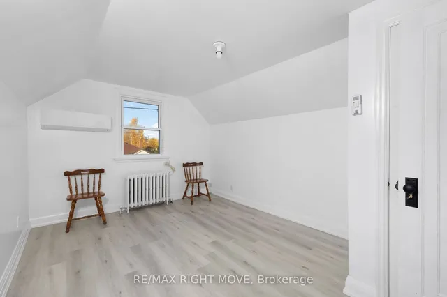 Additional image 5 of 349 Kipling Ave