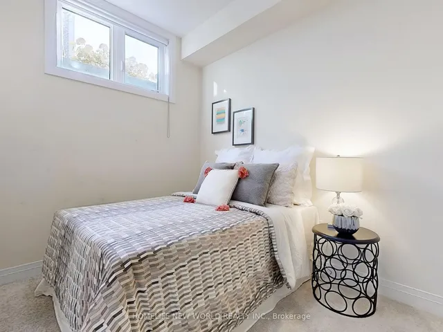 Additional image 17 of 717 Lawrence Ave Unit 39