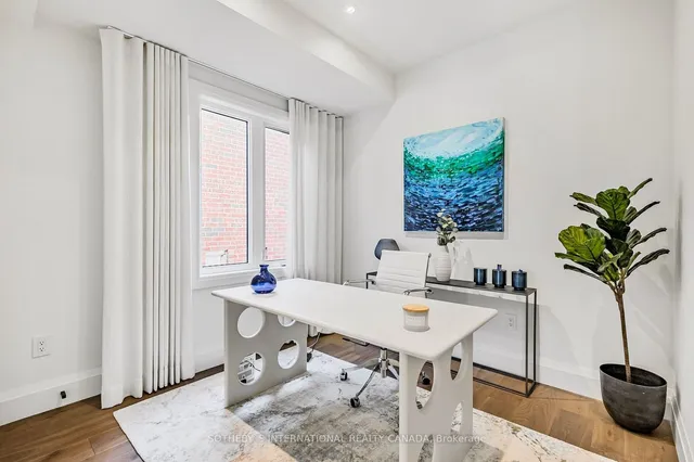 Additional image 20 of 678 Oriole Pkwy