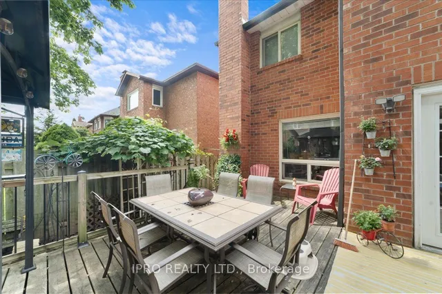 Additional image 32 of 77 Lord Simcoe Dr